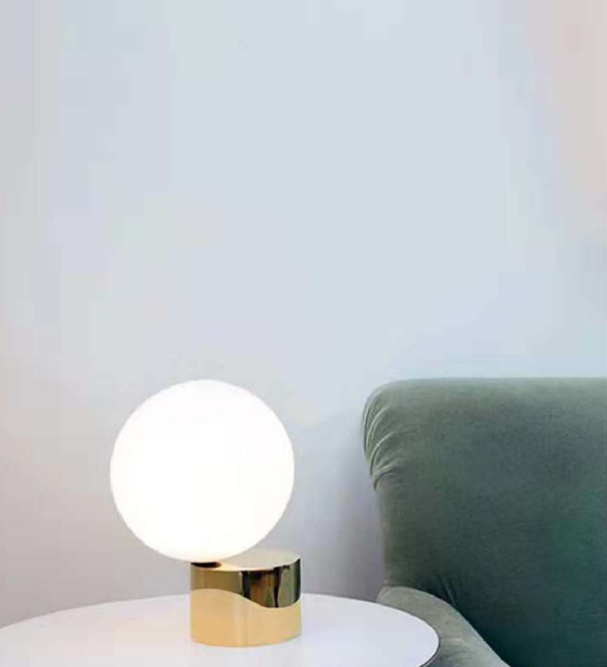 RESONANT MILKY WHITE DESIGNER TABLE LAMP
