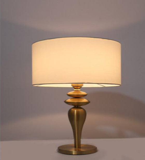 SPLENDID WHITE ANTIQUE BRASS TABLE LAMP