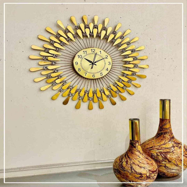 METAL FOLIATED ANTIQUE WALL CLOCK WITH GOLDEN FINISH