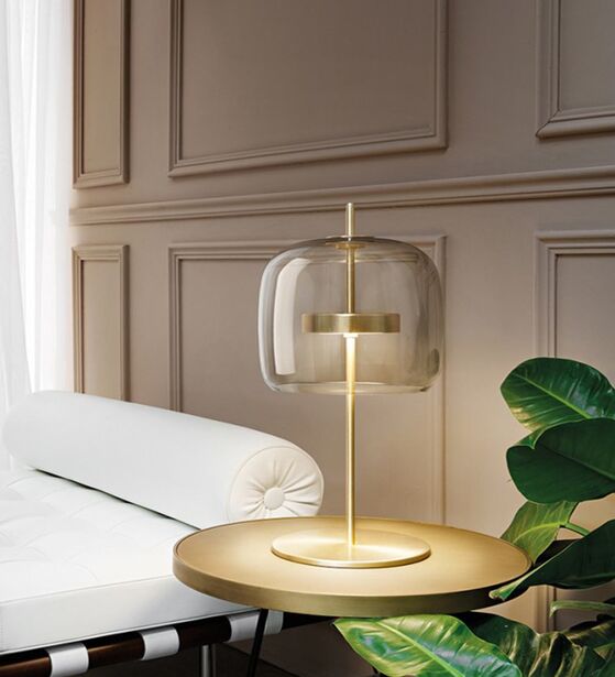ICONIC ANTIQUE BRASS TABLE LAMP