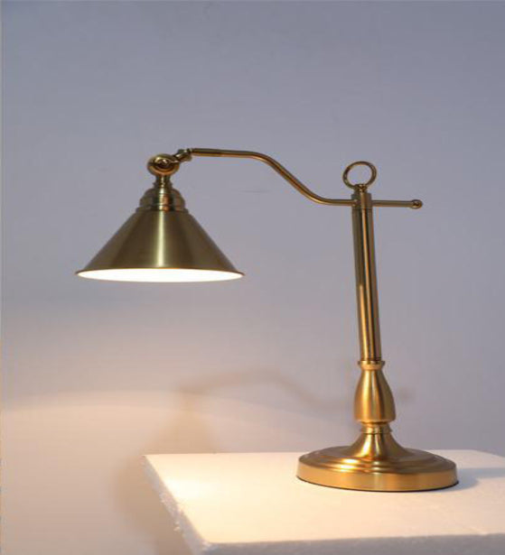 CONVENTIONAL METAL TABLE LAMP