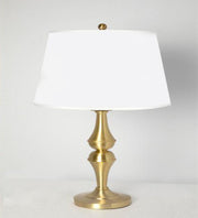 CUSTOMARY ANTIQUE BRASS TABLE LAMP
